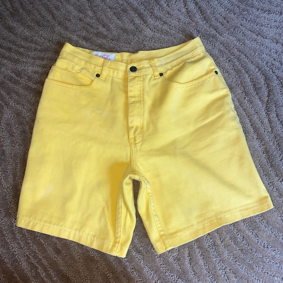 vintage yellow Coca Cola mom shorts - Picture 3 of 4